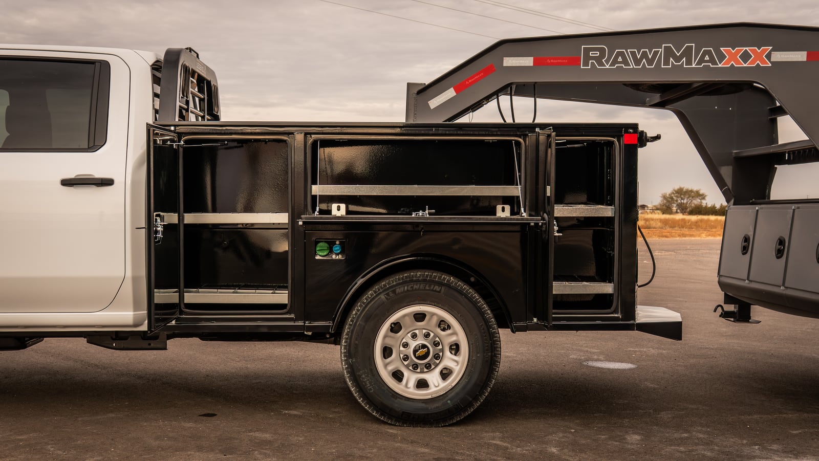 Open side compartments and shelving on a Legend X Titan service body.